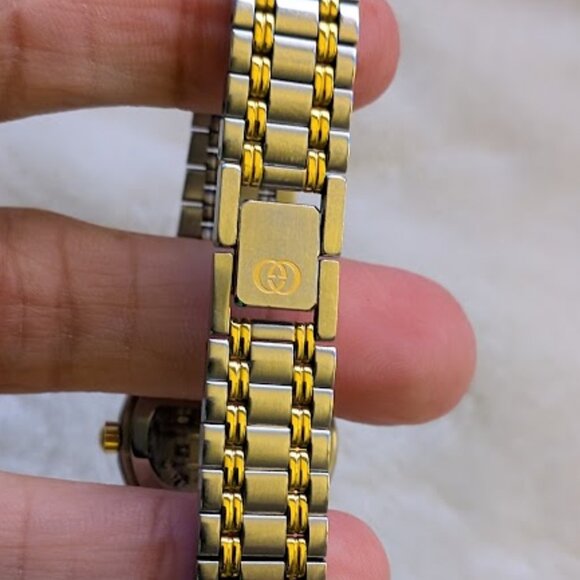 GUCCI SWISS MADE Quartz Gold & Silver w/ Date W/R 3ATM - Picture 6 of 15